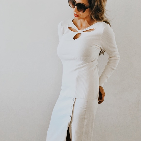 Sweaters - Nanette Lepore white sweater size Med